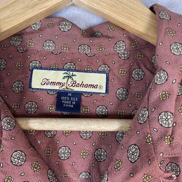 Tommy Bahama Shirt Mens Medium Maroon Hawaiian Silk Camp Casual Beach Button Up - Picture 2 of 8